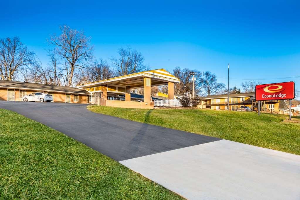 Econo Lodge Oskaloosa Bagian luar foto