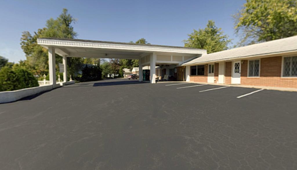 Econo Lodge Oskaloosa Bagian luar foto