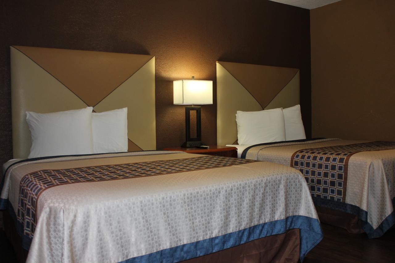 Econo Lodge Oskaloosa Bagian luar foto