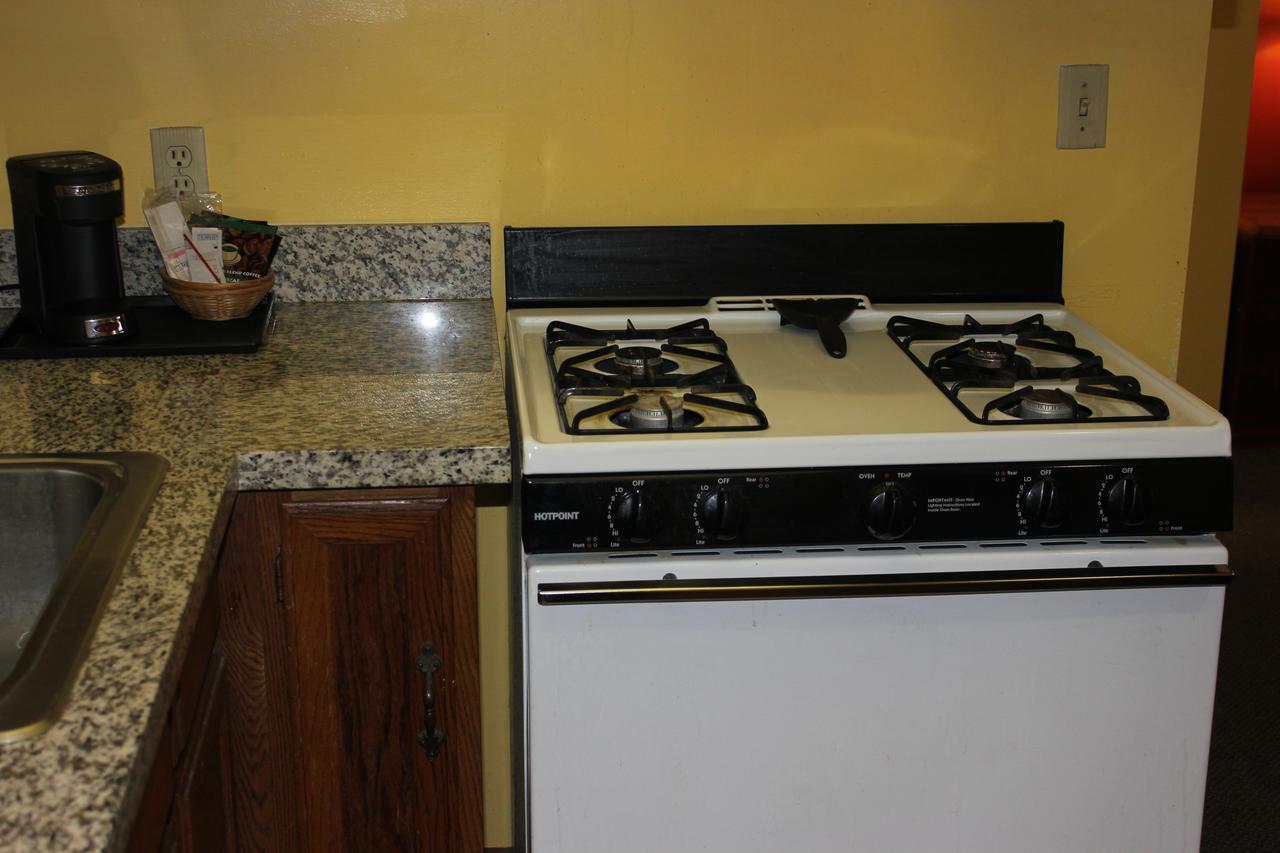 Econo Lodge Oskaloosa Bagian luar foto